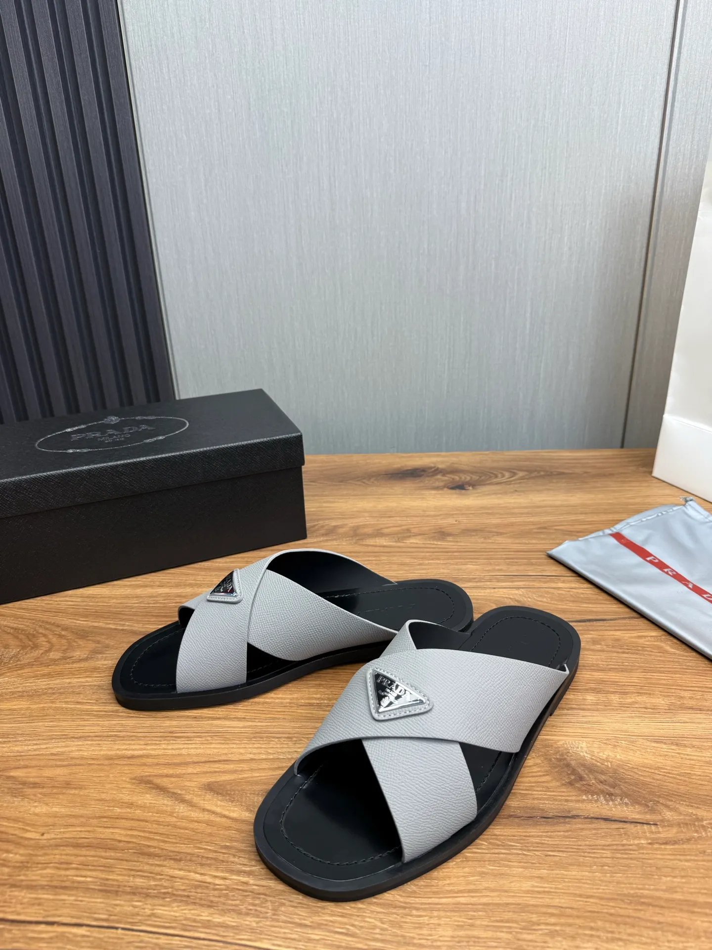 Factory price 340💰 ＰＲＡＤＡPrada - popular men's slippers hot sale 🔥 🩴Official website one to one production 38-45 sizes 45 46 🉑️Customized!